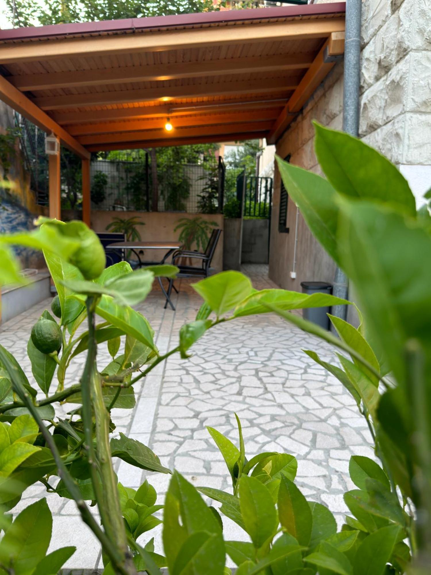 Valentinas Garden Apartment Split Bagian luar foto