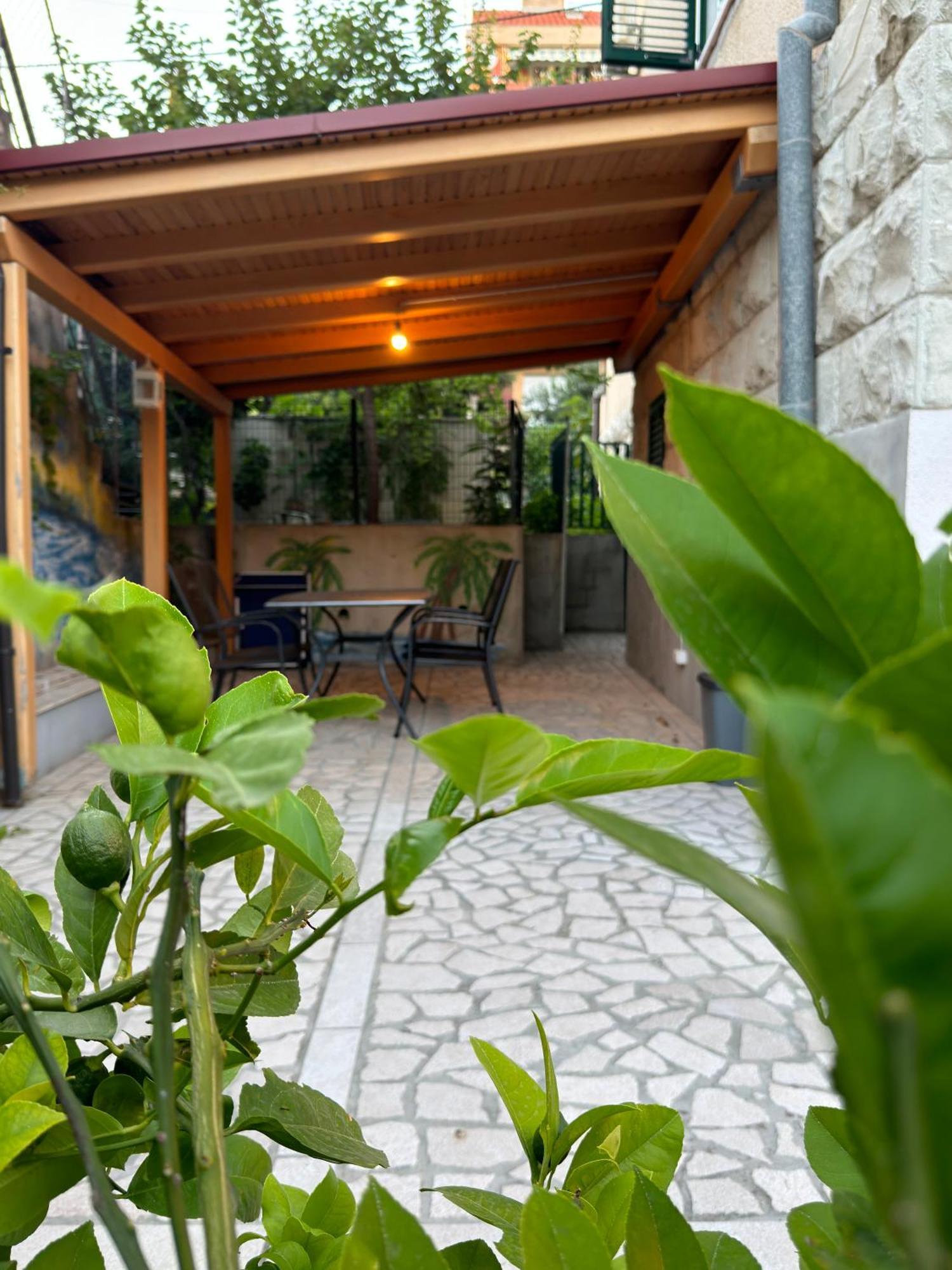 Valentinas Garden Apartment Split Bagian luar foto