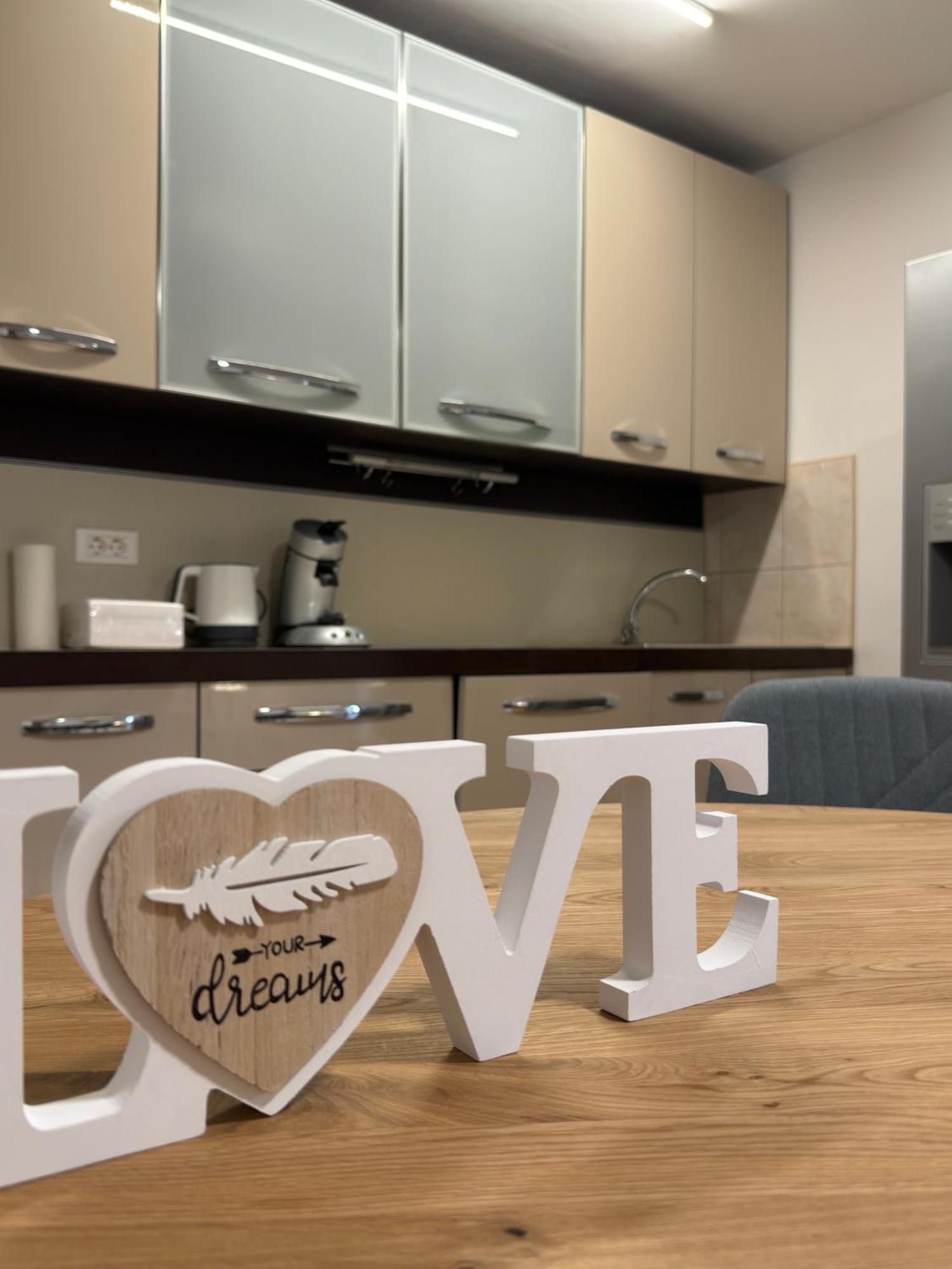 Valentinas Garden Apartment Split Bagian luar foto