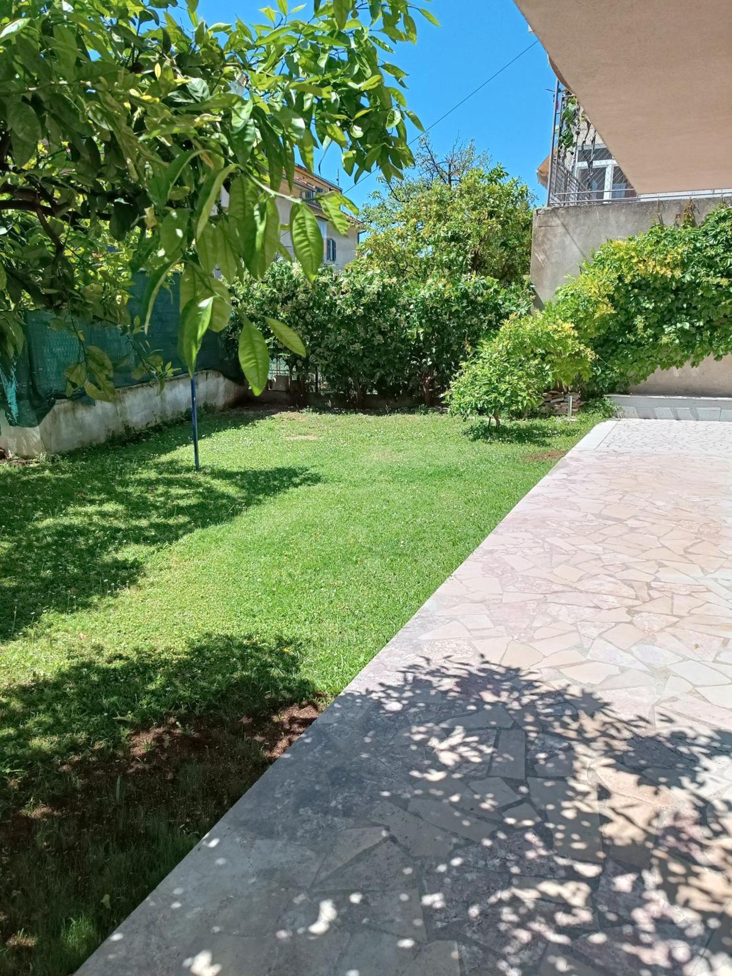 Valentinas Garden Apartment Split Bagian luar foto