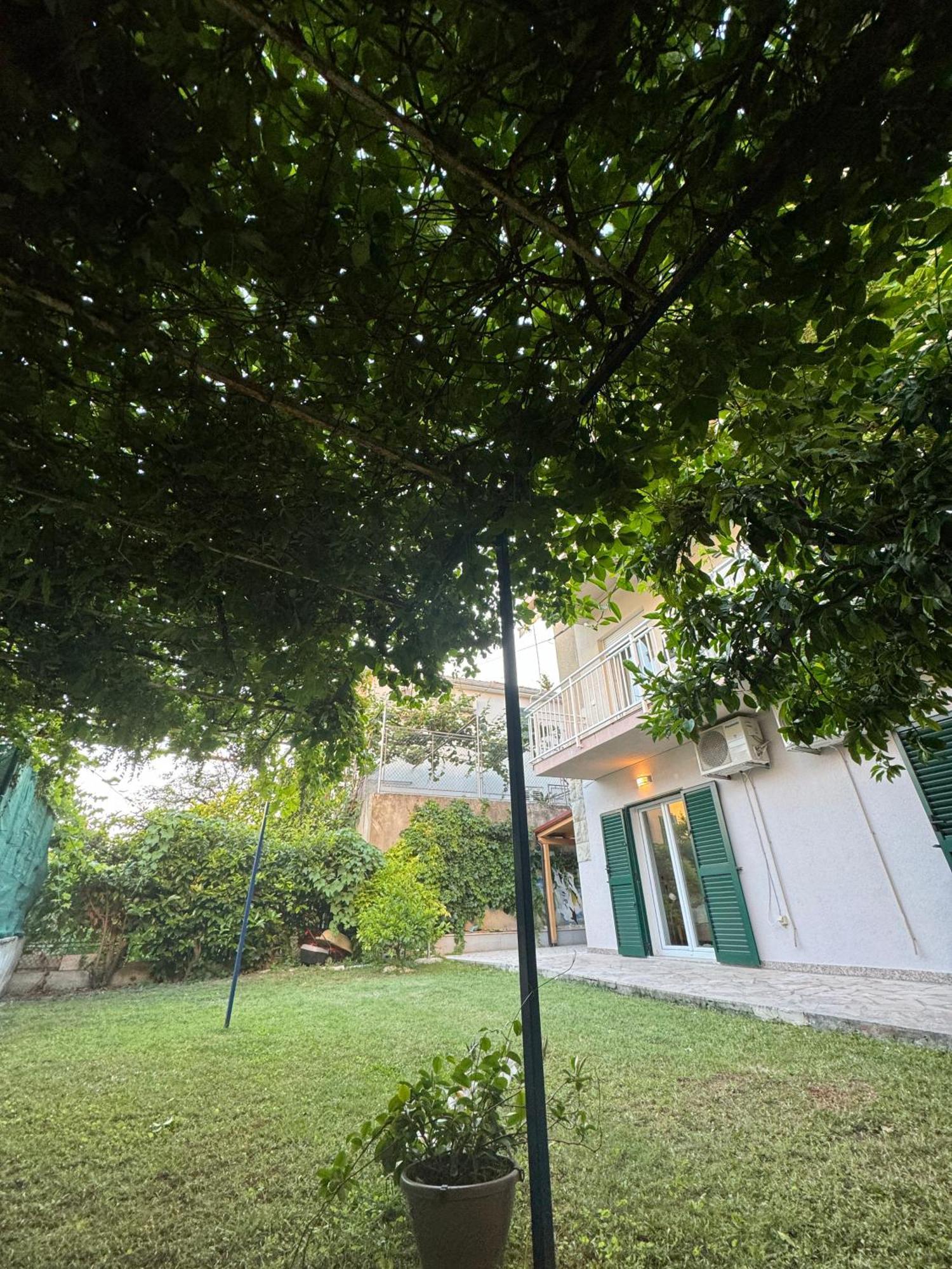 Valentinas Garden Apartment Split Bagian luar foto